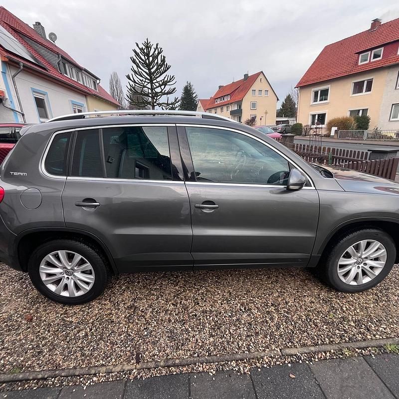 Gebraucht VW Tiguan 150 PS (110 kW) 2011 Grau SUV