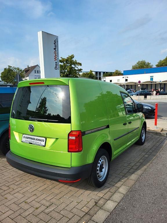 Gebraucht VW Caddy 102 PS (75 kW) 2019 Grün Van / Kleinbus
