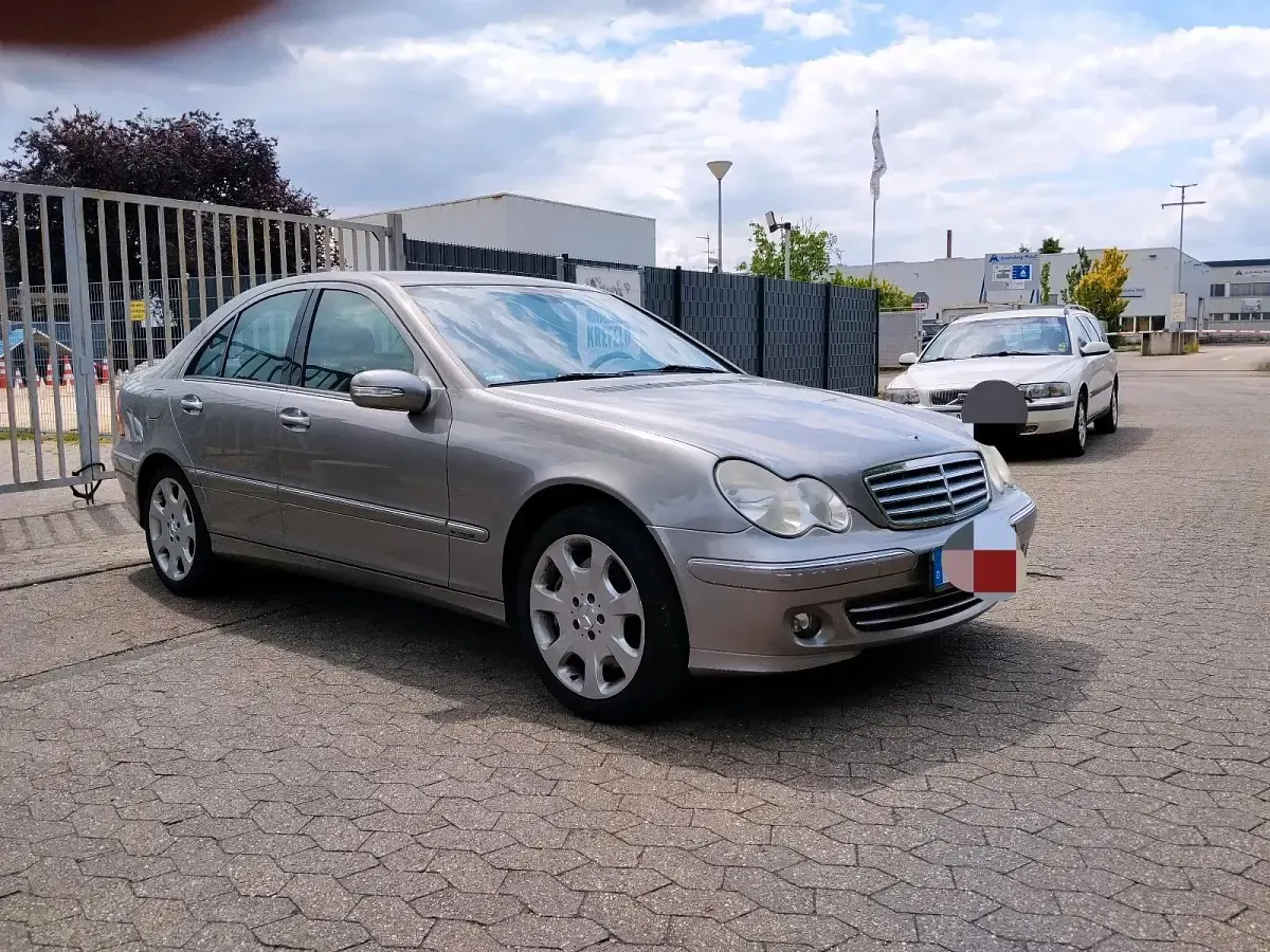 Gebraucht Mercedes C320 225 PS (165 kW) 2007 Silber Limousine
