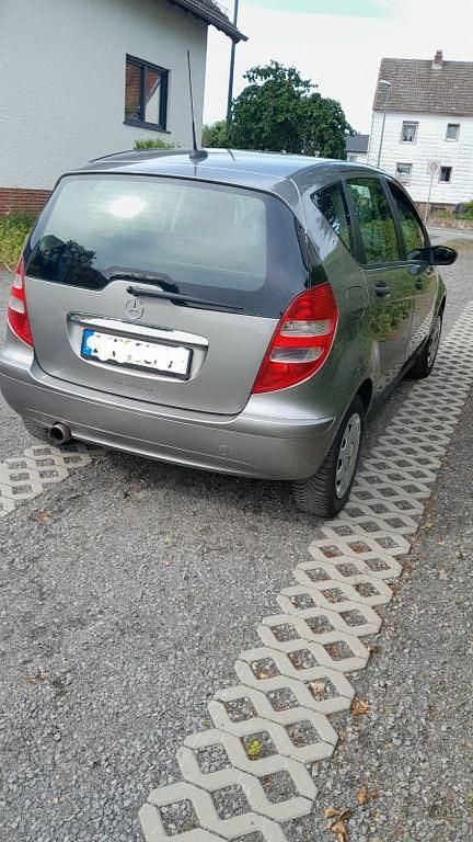 Grau Gebraucht 2004 Mercedes A170 Classic Van / Kleinbus | 2.500 € (Fairer Preis) - Bild 1/4