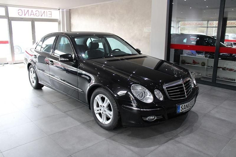 Second-hand Mercedes E220 Avantgarde 170 CP (125 kW) 2009 Negru Berlinǎ