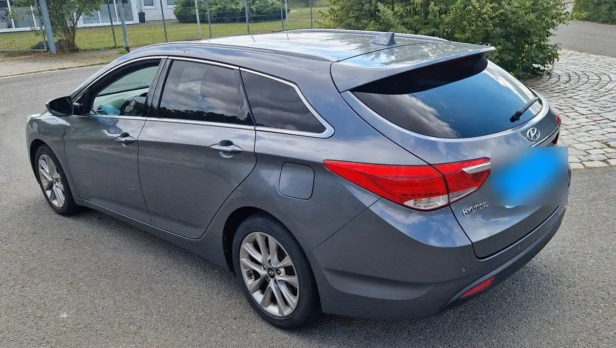 Gebraucht Hyundai i40 136 PS (100 kW) 2015 Grau Kombi