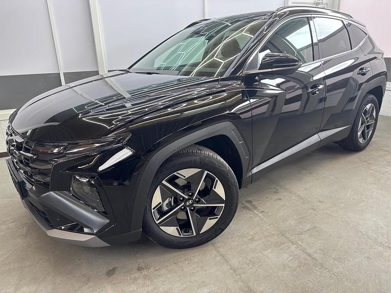 Abyss black a2b Neu 2025 Hyundai Tucson Premium SUV | 35.379 € (Fairer Preis) - Bild 1/4