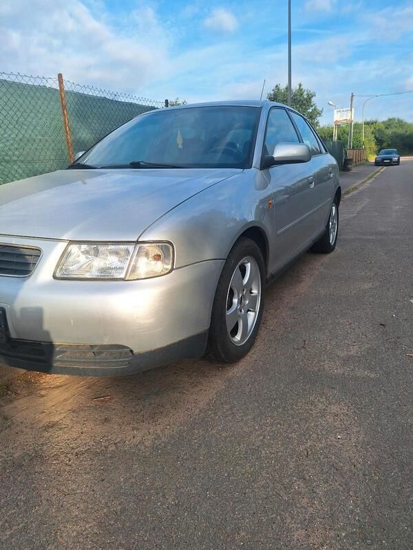 Silber Gebraucht 2000 Audi A3 Kleinwagen | 2.300 € (Fairer Preis) - Bild 1/4