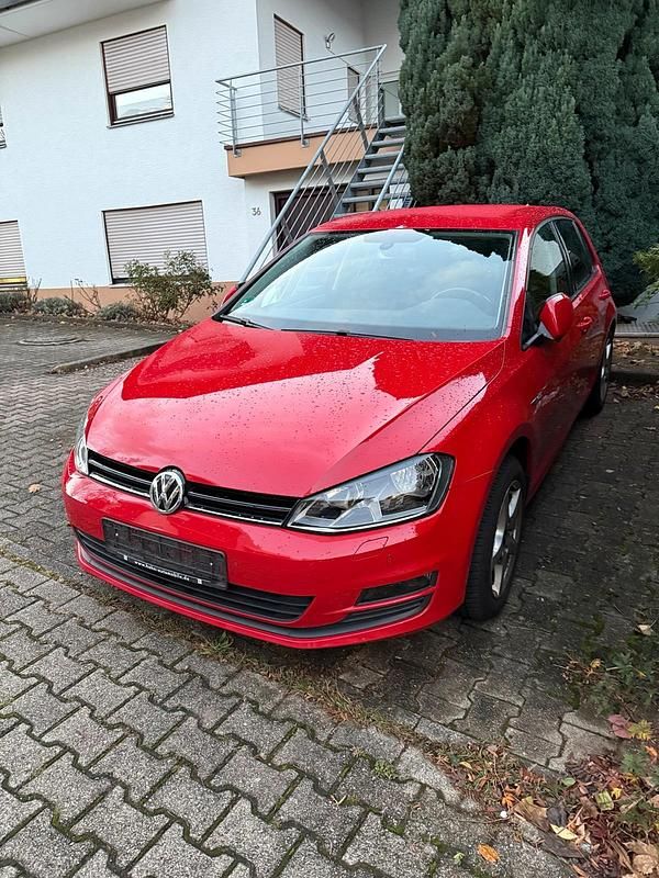 Rot Gebraucht 2014 VW Golf VII Kleinwagen | 4.500 € (Superpreis) - Bild 1/4