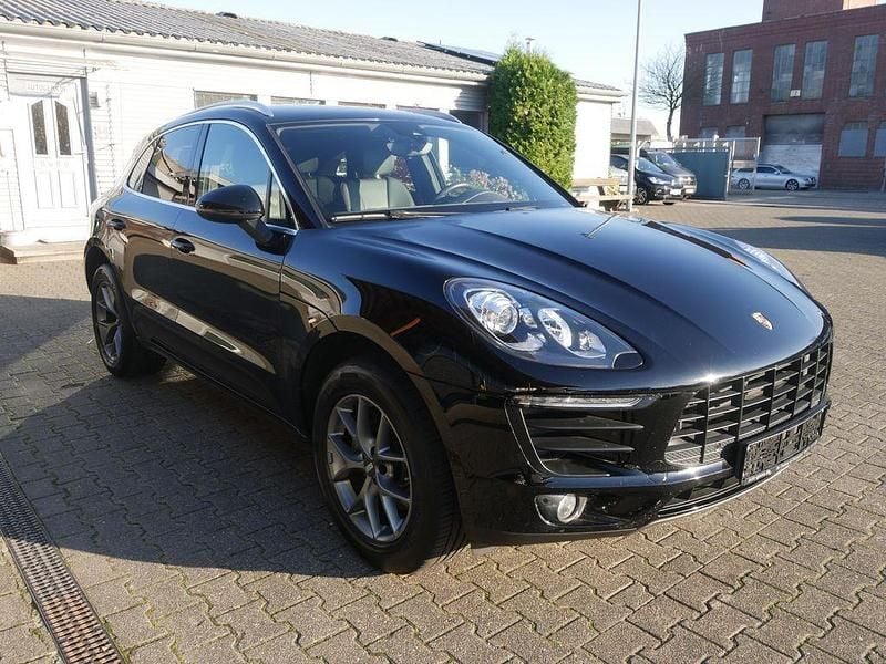 Schwarz Gebraucht 2018 Porsche Macan Basis SUV | 29.950 € (Superpreis) - Bild 1/4