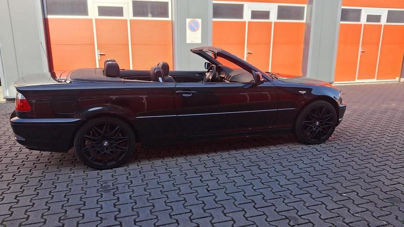 Gebraucht BMW 318 Cabriolet 143 PS (105 kW) 2003 Schwarz Cabrio
