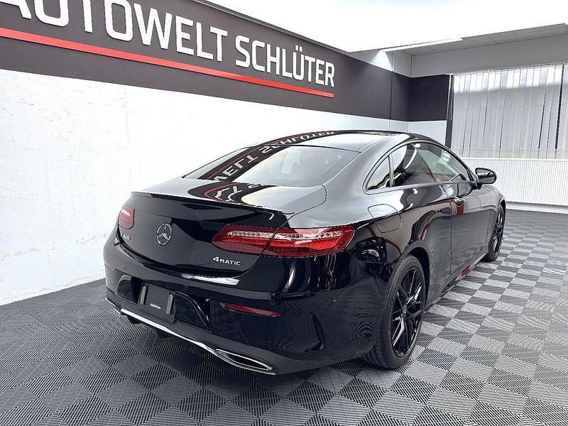 Gebraucht Mercedes E400 333 PS (244 kW) 2018 Schwarz Coupé