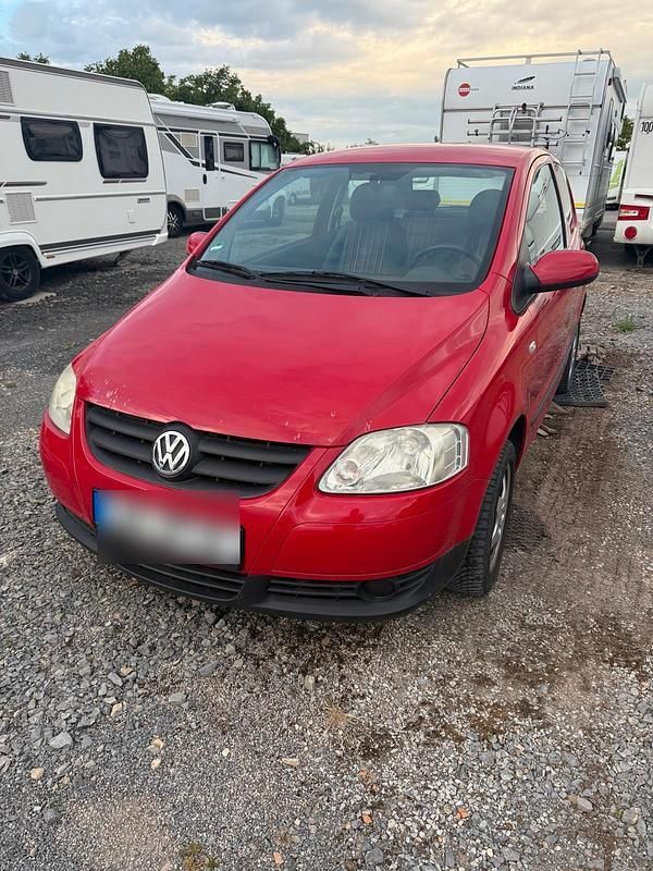 Rot Gebraucht 2004 VW Fox Kleinwagen | 799 € (Fairer Preis) - Bild 1/4