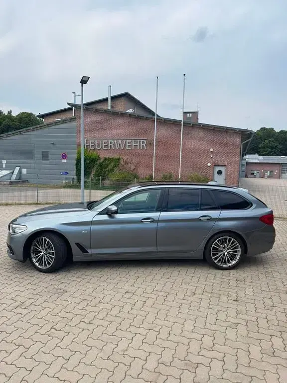 Gebraucht BMW 540 340 PS (250 kW) 2018 Grau Kombi