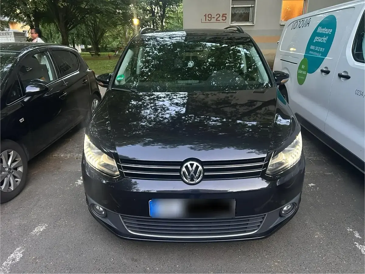 Gebraucht VW Touran 140 PS (102 kW) 2013 Schwarz Van / Kleinbus