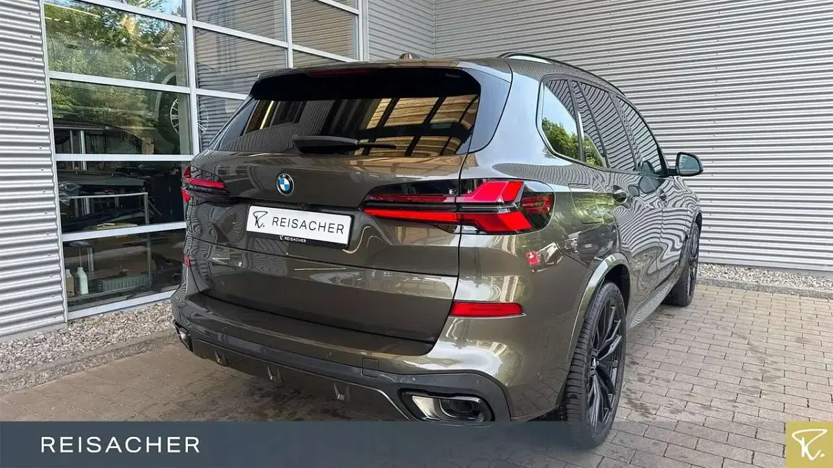 Neu BMW X5 Performance 352 PS (258 kW) 2026 Manhattan metallic SUV