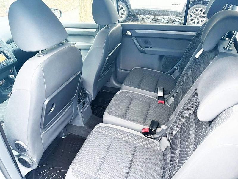 Gebraucht VW Touran Comfortline 140 PS (102 kW) 2012 Silber Van / Kleinbus