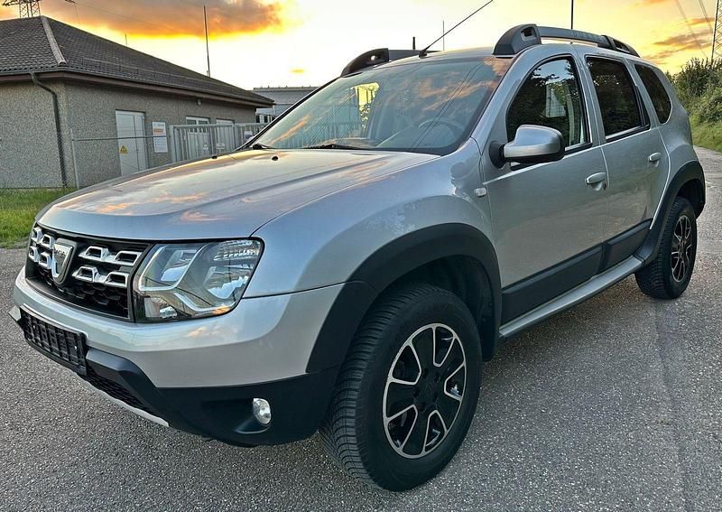 Silber Gebraucht 2016 Dacia Duster SUV | 5.800 € (Superpreis) - Bild 1/4