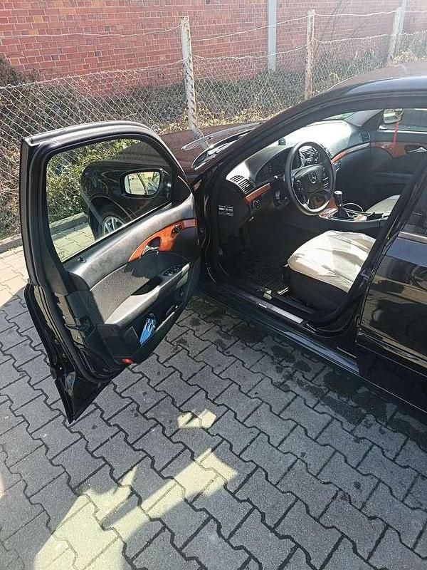 Gebraucht Mercedes E200 Classic 136 PS (100 kW) 2007 Limousine