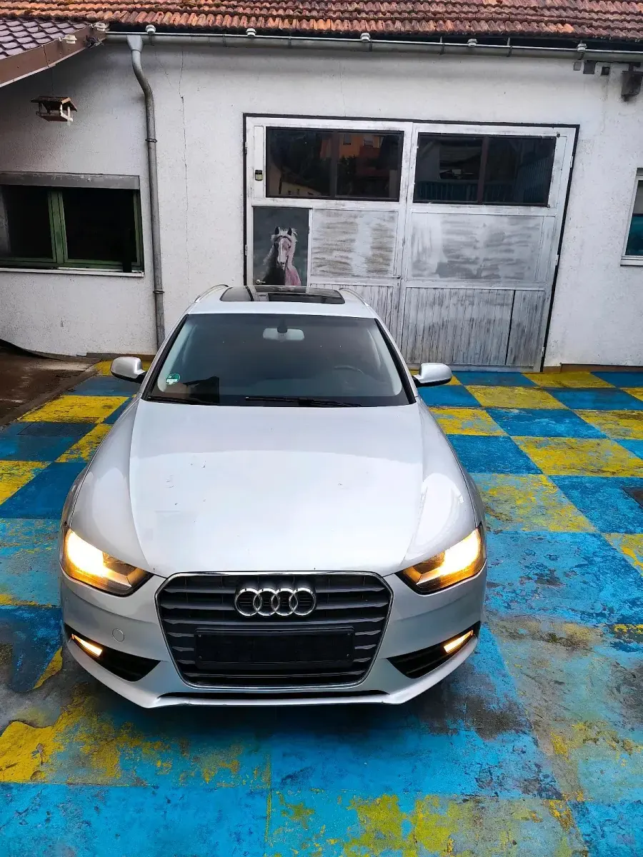 Gebraucht Audi A4 143 PS (105 kW) 2012 Silber Kombi