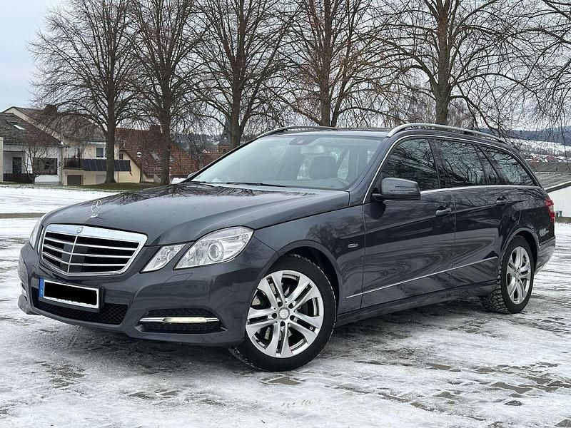 Tenoritgrau metalliclack Gebraucht 2012 Mercedes E350 Kombi | 8.500 € (Superpreis) - Bild 1/4