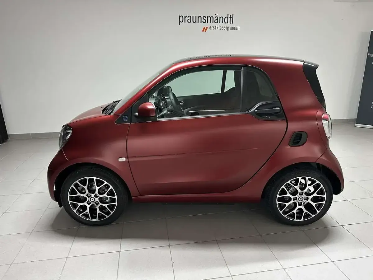 Gebraucht Smart ForTwo Electric Drive Prime 60 kW (82 PS) 2023 Bodypanels in carmine red (mat Coupé