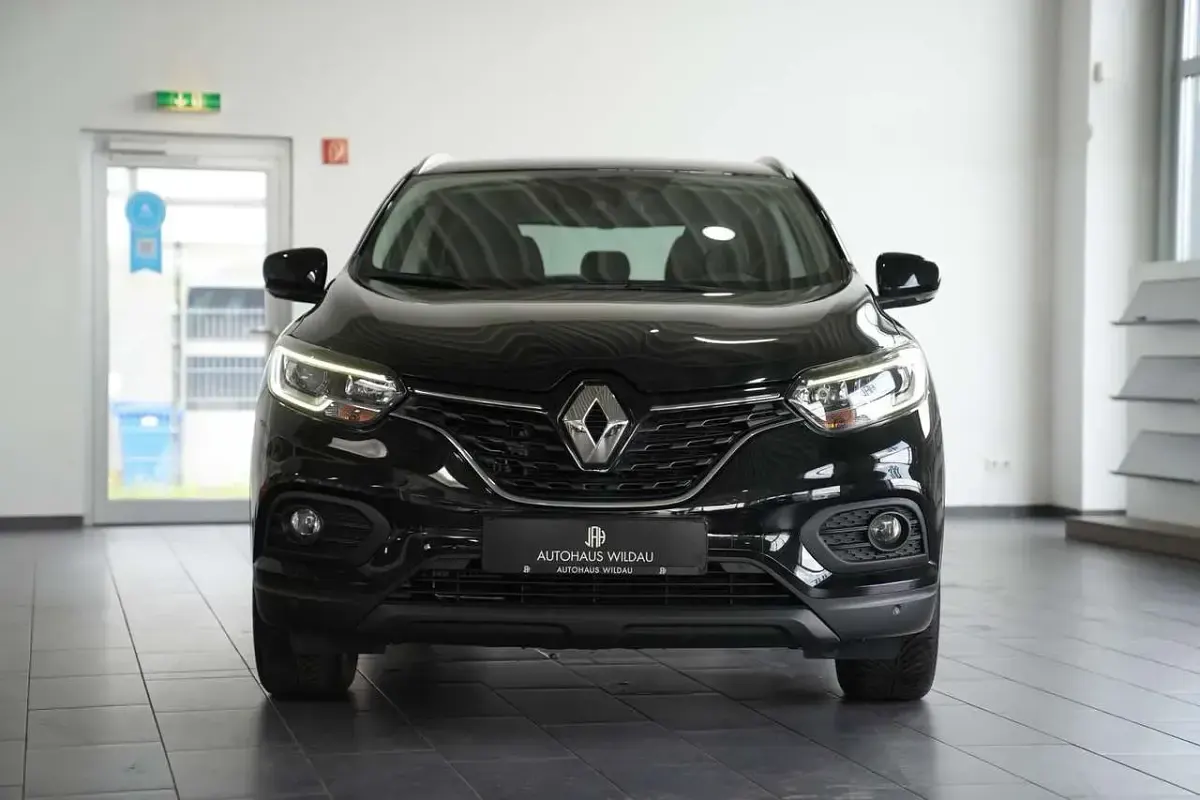 Gebraucht Renault Kadjar Zen 140 PS (102 kW) 2021 Sternenschwarz SUV