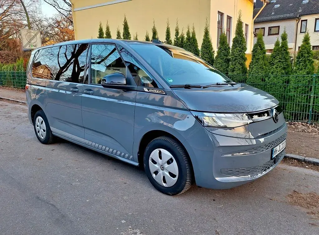 Używany VW T7 136 KM (100 kW) 2024 Szary Van
