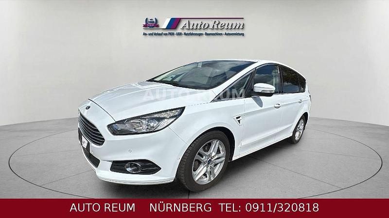 Weiß Gebraucht 2016 Ford S-MAX Titanium Van / Kleinbus | 10.990 € (Guter Preis) - Bild 1/4