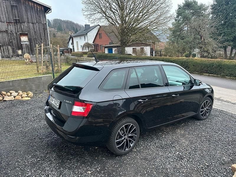Gebraucht Skoda Fabia 90 PS (66 kW) 2015 Schwarz Kombi