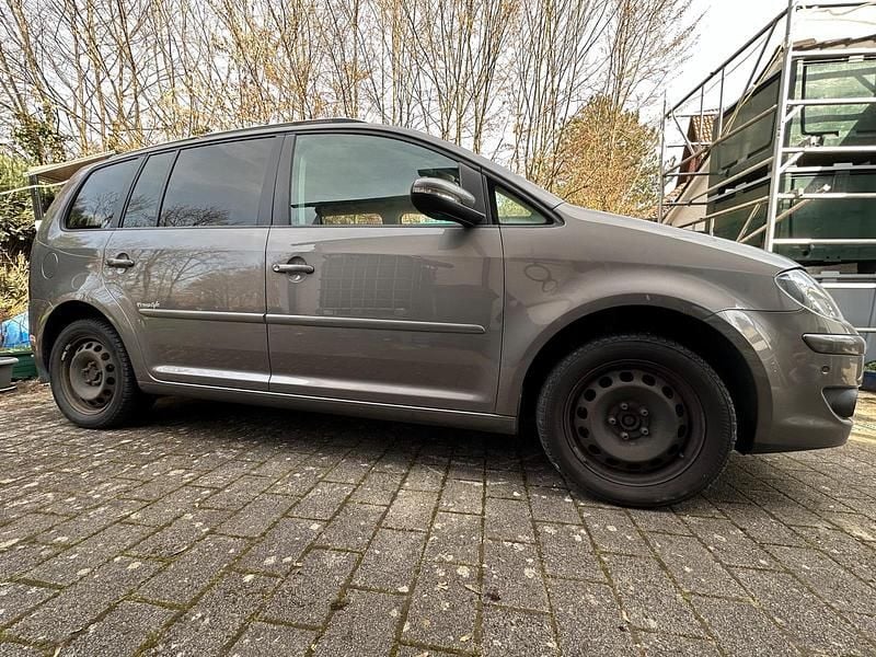 Gebraucht VW Touran 150 PS (110 kW) 2010 Grau Van / Kleinbus