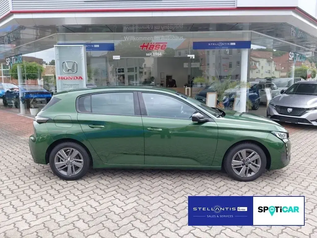 Gebraucht Peugeot 308 Active 131 PS (96 kW) 2024 Grün Limousine