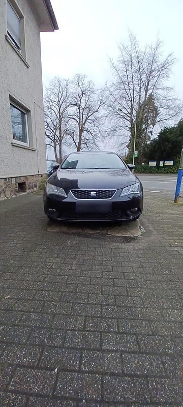 Usata Seat Leon 105 CV (77 kW) 2013 Nero Utilitaria