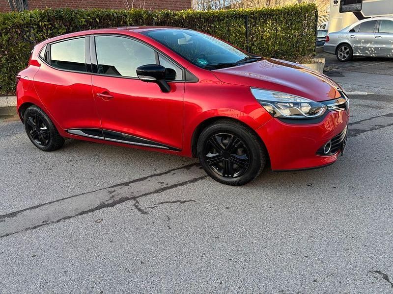 Gebraucht Renault Clio IV Initiale Paris 90 PS (66 kW) 2014 Rot Limousine