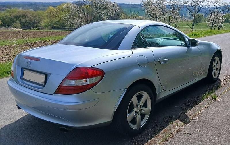 Gebraucht Mercedes SLK280 231 PS (169 kW) 2006 Silber Cabrio