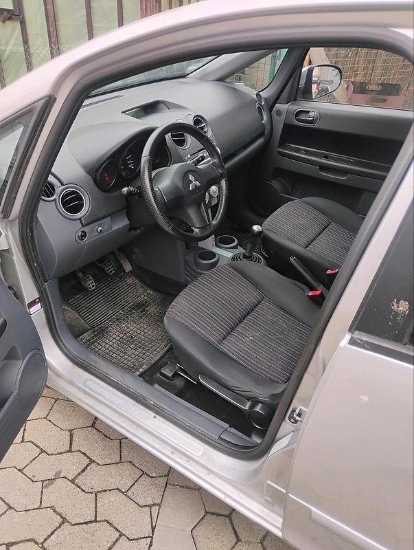 Gebraucht Mitsubishi Colt 95 PS (69 kW) 2007 Silber Kleinwagen