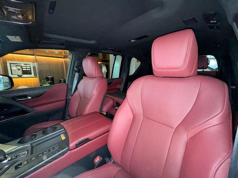 Neu Lexus LX700h Luxury Line 457 PS (336 kW) 2025 Grau SUV