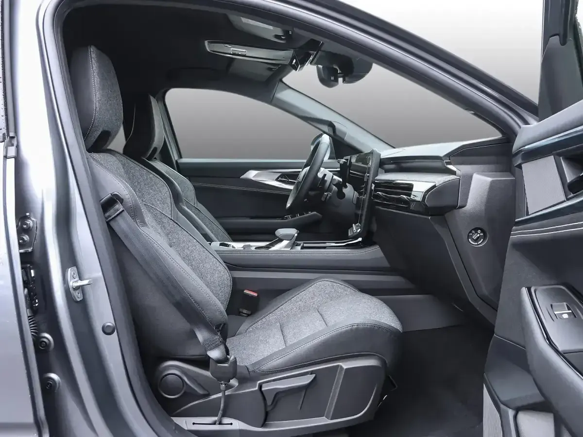 Neu Renault Austral Techno 148 PS (108 kW) 2026 Dolomitgrau SUV