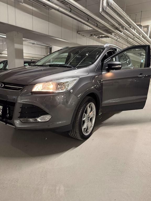 Gebraucht Ford Kuga Individual 182 PS (133 kW) 2014 Grau SUV