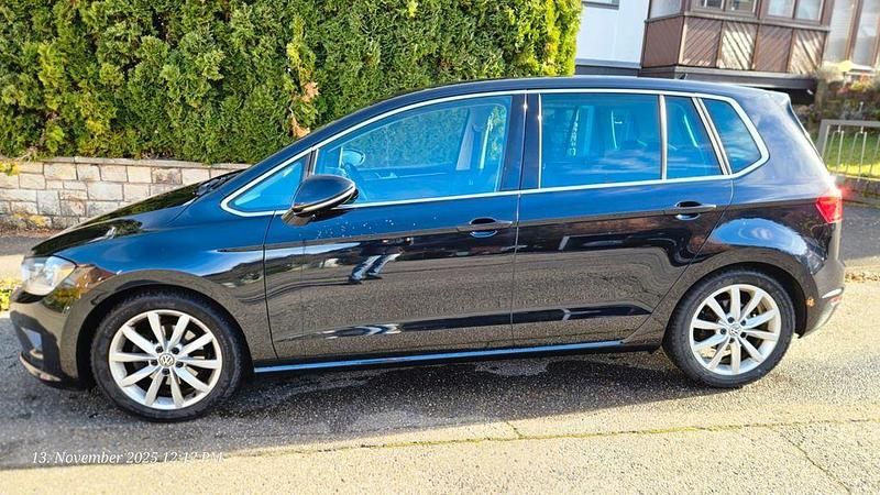 Schwarz Gebraucht 2015 VW Golf Sportsvan Highline Van / Kleinbus | 12.399 € (Guter Preis) - Bild 1/4