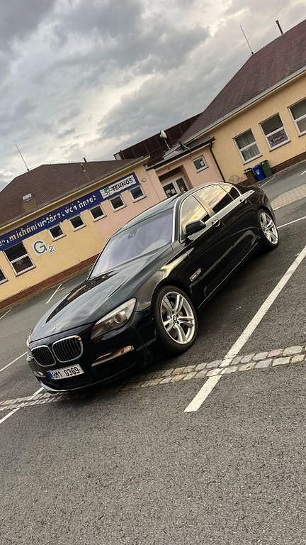 Gebraucht BMW 750L 408 PS (300 kW) 2010 Schwarz Limousine