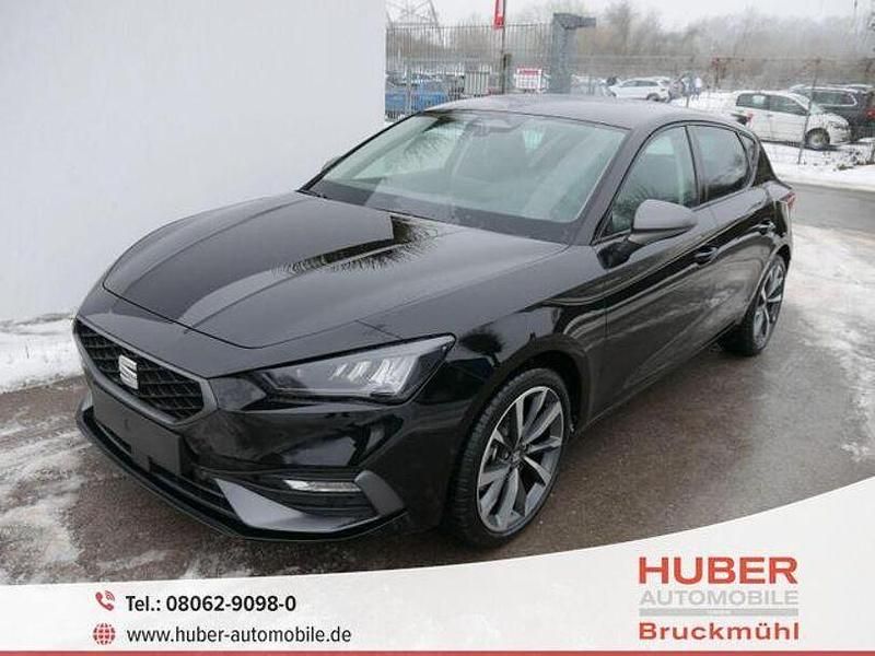 Neu Seat Leon FR 150 PS (110 kW) 2025 Midnight schwarz metallic Limousine
