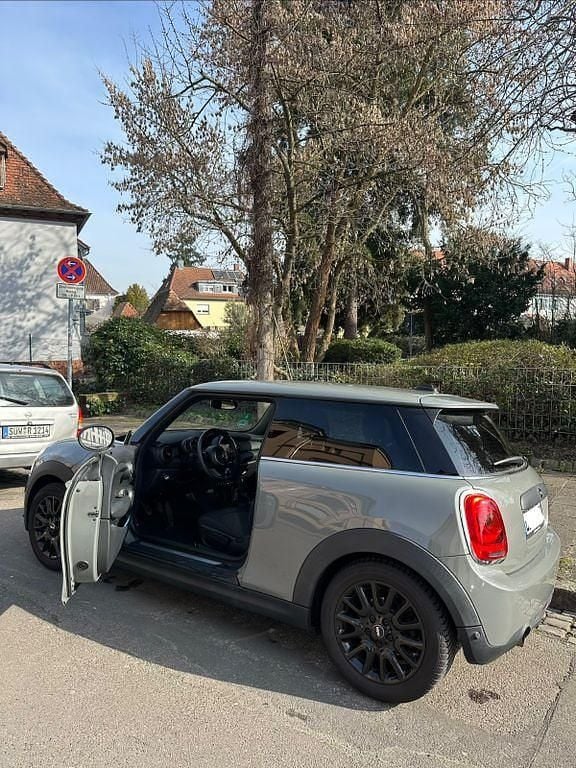 Gebraucht Mini Cooper 102 PS (75 kW) 2019 Grau Kleinwagen