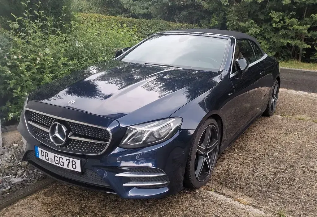 Gebraucht Mercedes E220 194 PS (142 kW) 2020 Blau Cabrio