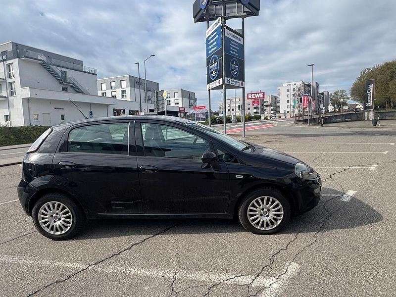 Gebraucht Fiat Punto Pop 77 PS (56 kW) 2012 Schwarz Kleinwagen