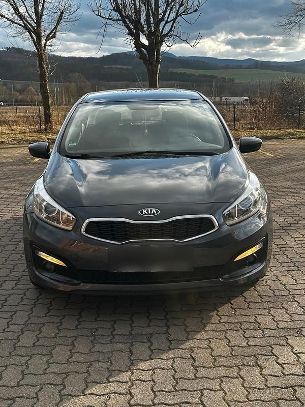 Gebraucht Kia Ceed GT 100 PS (73 kW) 2016 Grau Limousine