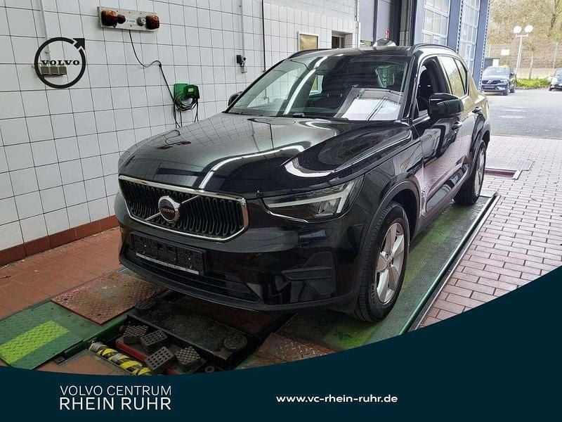Gebraucht Volvo XC40 129 PS (94 kW) 2024 Schwarz onyx black / metallic SUV