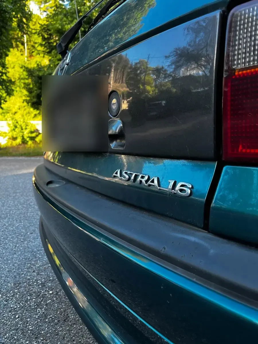 Gebraucht Opel Astra 75 PS (55 kW) 1996 Grün Limousine