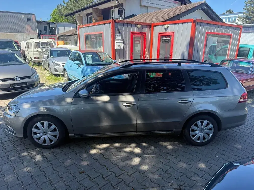 Usata VW Passat 105 CV (77 kW) 2011 Marrone Berlina