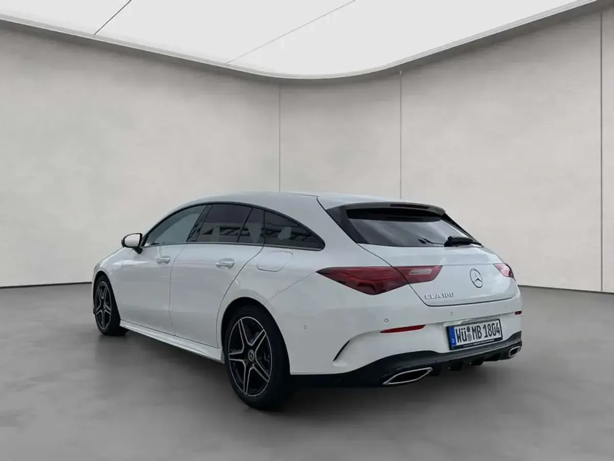 Gebraucht Mercedes CLA180 136 PS (100 kW) 2025 Polarweiß Limousine