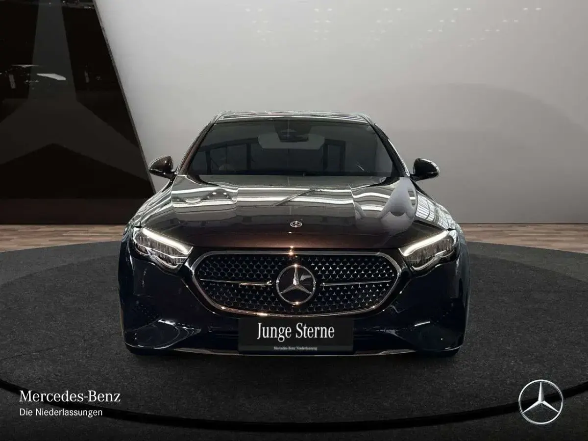 Gebraucht Mercedes E300 Avantgarde 197 PS (144 kW) 2025 Grau Limousine