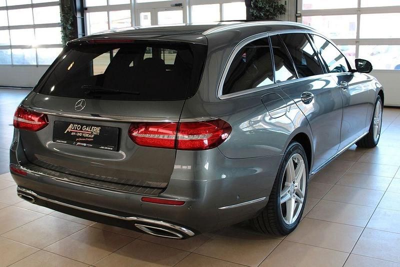 Second-hand Mercedes E220 Avantgarde 194 CP (142 kW) 2018 Gri Break