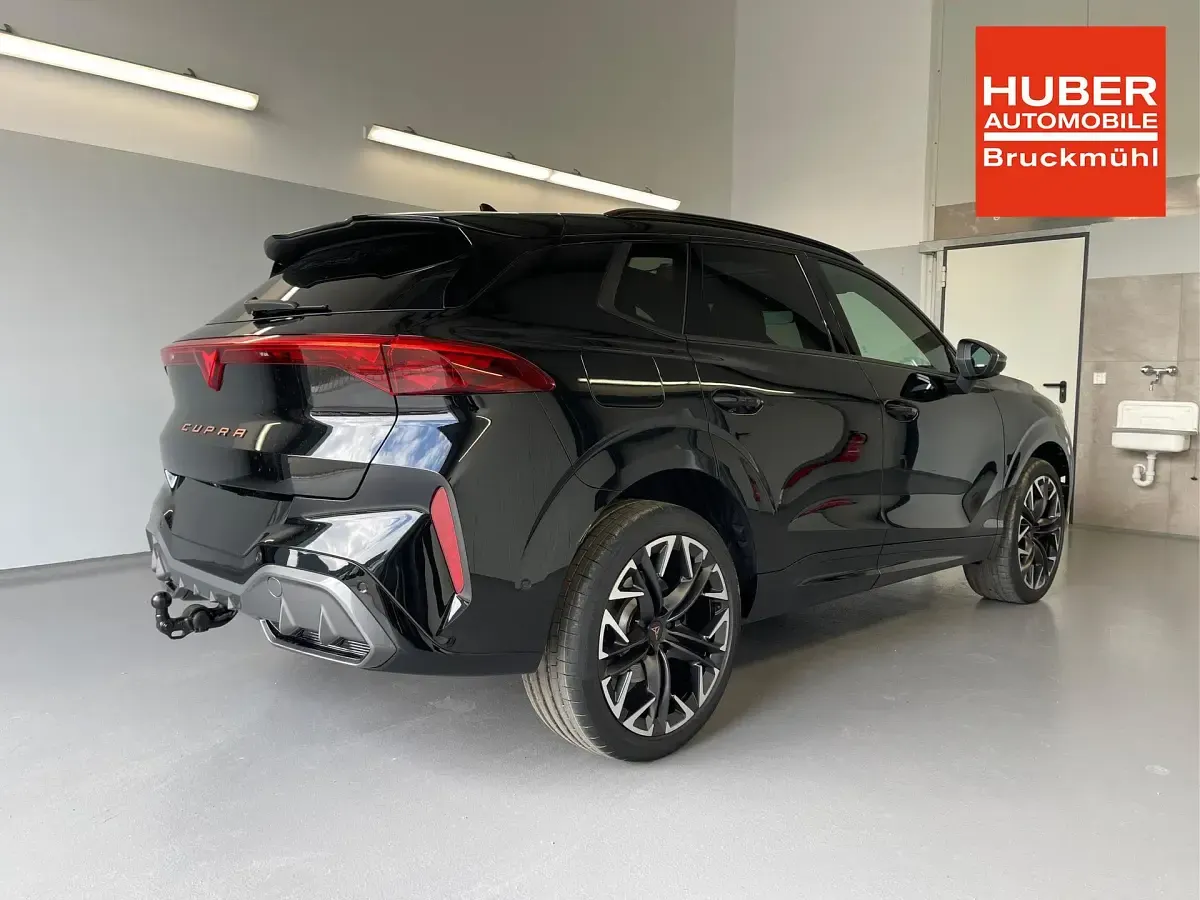 Neu Cupra Terramar VZ2 265 PS (194 kW) 2026 [0e0e] midnight schwarz metallic SUV