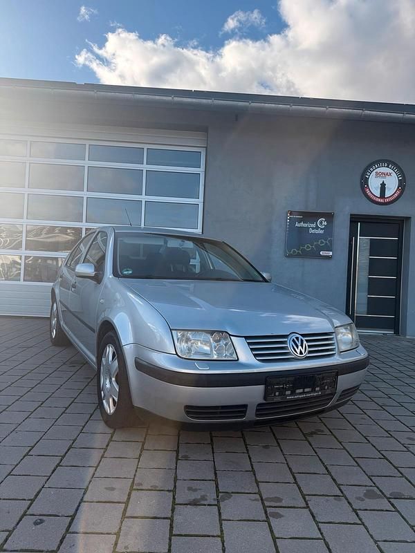 Silber Gebraucht 2003 VW Bora Limousine | 2.999 € (Etwas zu teuer) - Bild 1/4